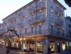 Hotel STELLA D'ITALIA *** - wczasy Viserba di Rimini - Emilia Romagna - Włochy 2026 | e-wlochy.pl