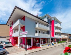 Hotel ROMANTIK - LIGNANO *** - wczasy Lignano Sabbiadoro - Północny Adriatyk - Włochy 2026 | e-wlochy.pl