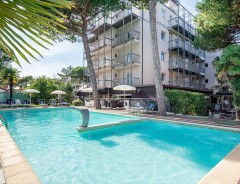 Hotel MARTINI *** - dovolenka Lignano Pineta - Severný Jadran - Taliansko 2027 | ludor.sk