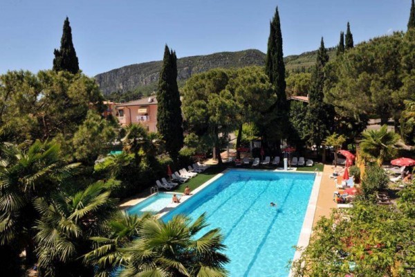 PALME_COMPLEX_GARDA_03.JPG