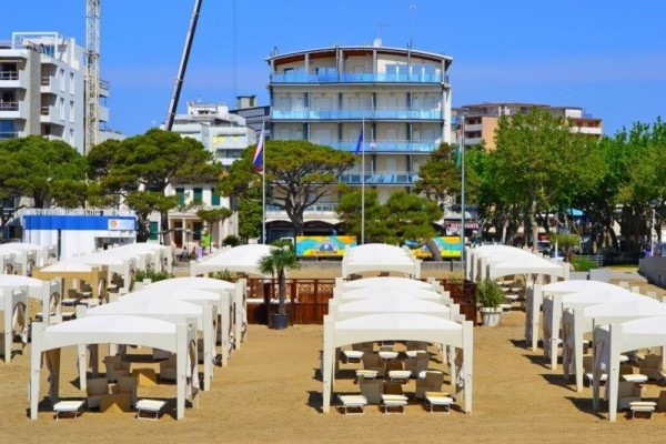 SUNBEACH_LIGNANO_02.JPG