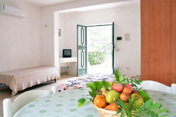 VILLINO_NELL_BOSCO_ELBA_05.JPG